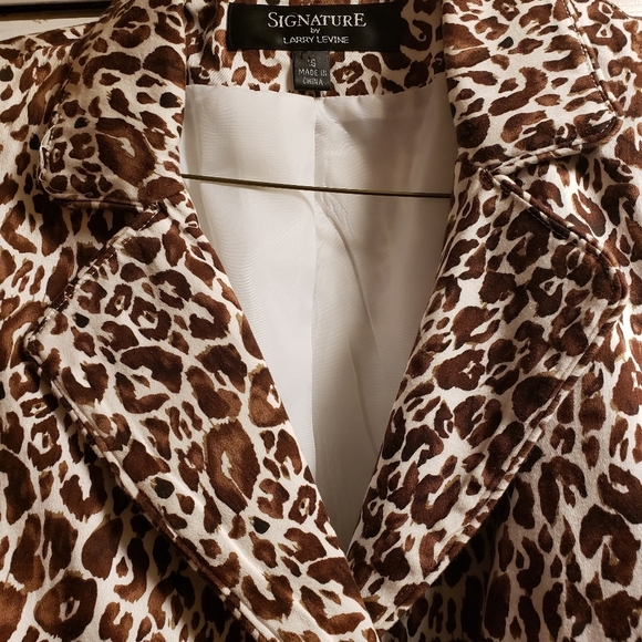 🌼Ladies animal print jacket - Picture 3 of 7